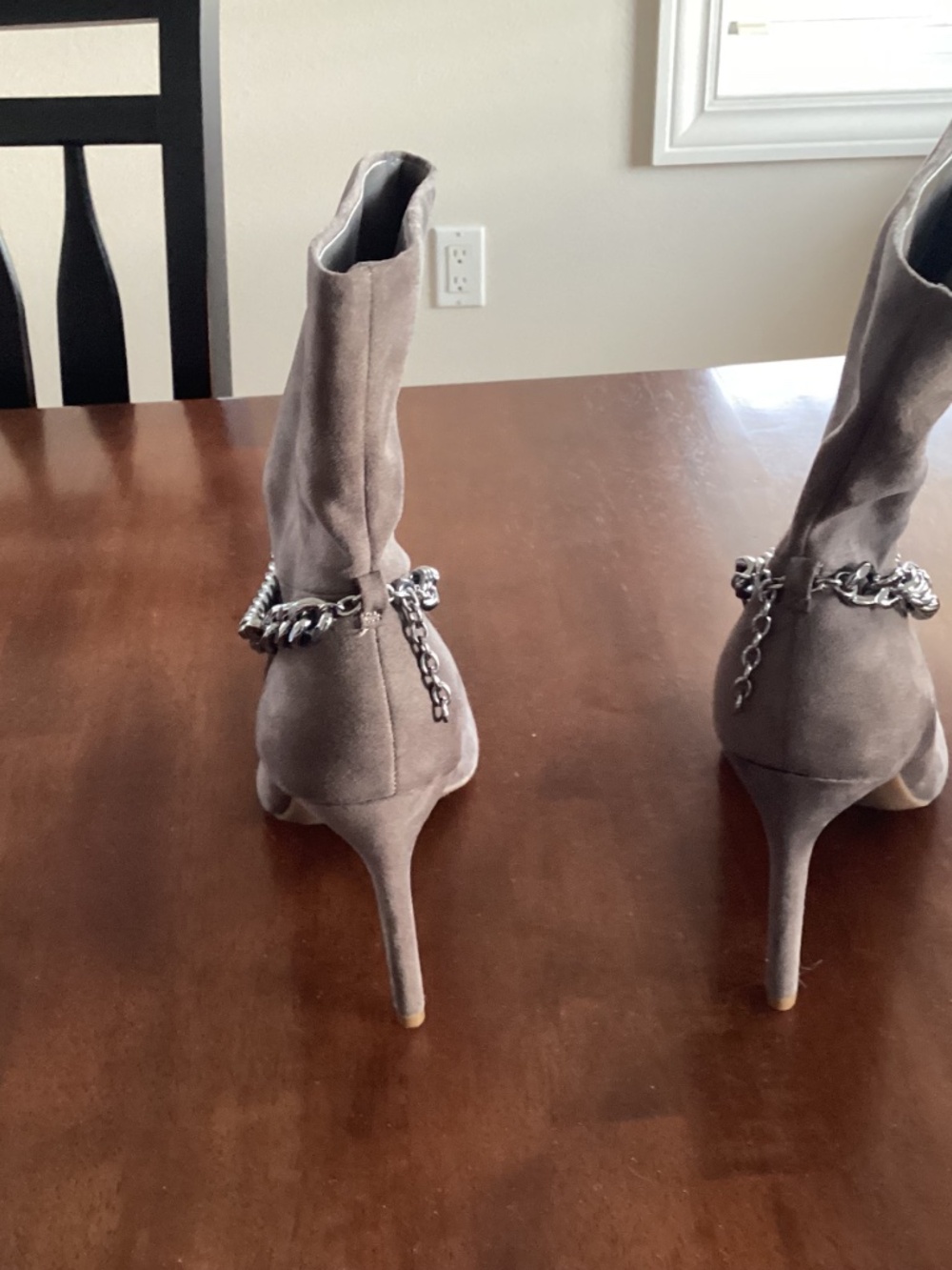 Beautiful boots - Picture 3 of 3